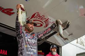 Kenneth Moore wins Media Bass Lake Tawakoni event Solo with over 21 pounds! 