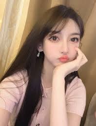 Bạn gái kém 15 tuổi của Huỳnh Hiểu Minh