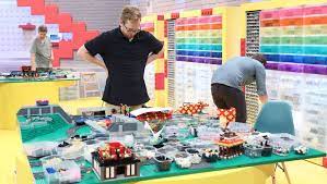 The lego brand logo is constantly visible, and on occasion. Lego Master Bei Rtl Mit Oliver Geissen Abschlaffen Am Sonntagabend Der Spiegel