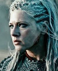 So I just finished the Ivory Queen by Stephanie Light and it's amazing.  Stephanie is an incredible writer and very involved with her “beans”  (followers/readers). Aurora is my favorite character because she