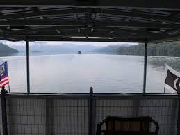 Tasik kenyir antara tempat menarik yang wajib pergi jika datang melancong ke terengganu. Senarai Houseboat Tasik Kenyir Radio Senyap