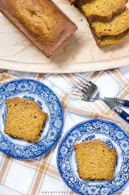 Moist And Hearty Pumpkin Bread Recipe That Makes Enough To Share With Family And Friends Th Pumpkin Bread Recipe Easy Moist Pumpkin Bread Pumpkin Bread Recipe