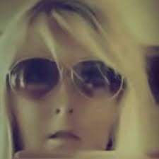 A sus 94 años el gran Clint Eastwood, actor y director, sigue trabajando...  LEYENDA🙏