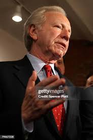 109 Senator John Mccain Visits Iraq Stock Photos, High-Res Pictures, and  Images