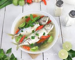 Pertama goreng ikan layang jgn terlalu kering cukup matang aja Resep Ikan Kembung Kuah Asam Manado