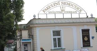 Darier petr arenberger's research while affiliated with fakultní nemocnice královské vinohrady and other places. Ve Vinohradske Nemocnici Zacal Fungovat Odberovy Stan Budou V Nem Testovat Pacienty Na Covid 19 Blesk Cz