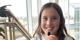 Eva Su's Instagram, Twitter & Facebook