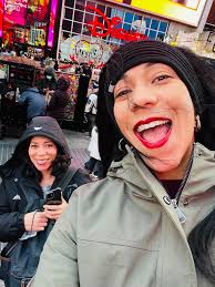 Reservations for Lillie's in Times Square are now open for December!  Snagged mine!🙌🏻