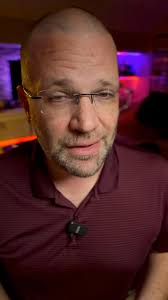 Man tries to drown his pregnant girlfriend.