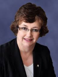 Lynn Connors's Instagram, Twitter & Facebook