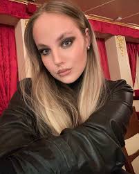 𝓟𝓸𝓵𝓲𝓷𝓪 𝓢𝓪𝓿𝓬𝓱𝓾𝓴