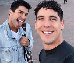 Diego Montez fala da volta ao ar em 'Vai na fé', do namoro e da relação com  a mãe, Sônia Lima