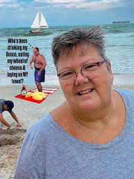 Should we post our photos to get to know each other?