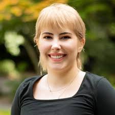 Lidia Morris's Instagram, Twitter & Facebook