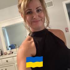 Happy 4th #BOSAnniversary to Clinical Director Adrienne Smith! 🎉🎉🎉🎉 We  are so very lucky to have Adrienne managing our Clinical Dream Team and  helping to make the experience here at #BOS unmatched.