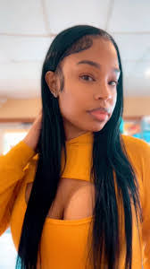 Nora Darby's Instagram, Twitter & Facebook