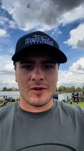 It is a great day to be a sprint car fan in Illinois!