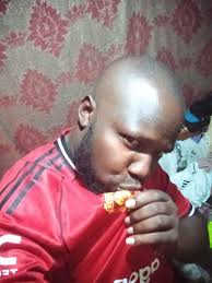 But ingo people, have your ever heard about this song "BULYUNGULA" by our  Legend Khaukha? Let's give him his flowers as he is still living. This one  ls irreplaceable!