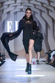 Saostar cập nhật tin tức, sự kiện, hình ảnh, video clip hot nhất 24h qua về chủ đề võ hoàng yến catwalk. Vo Hoang Yáº¿n Ä'a Trá»Ÿ Láº¡i Catwalk Sau 1 NÄƒm á»Ÿ áº©n