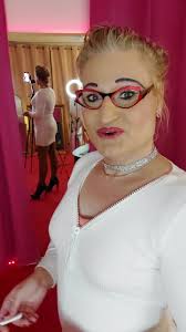 Ein schönes Wochenende in Dresden, Moritzburg und Meißen. Liebe Grüße Mandy  X 💫💕 #mandyx #berlintagundnacht #gutenmorgen #women #travel #shoes #moda  #film #outfit #outfitideas #glasses #girls #hair