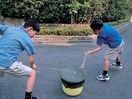 Los niños japoneses todavía jugar muchos de los juegos tradicionales, algunos de los cuales han sido alrededor desde los años 1600. Juegos Tradicionales Japoneses Asianclub