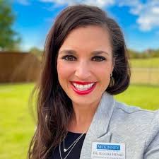 Kendra Henke's Instagram, Twitter & Facebook