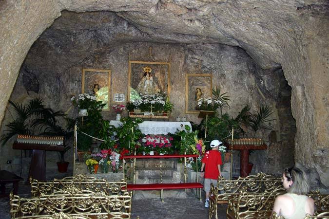 ERMITA DE LA VIRGEN DE LA PEÑA