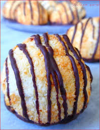 Rochers A La Noix De Coco Ou Congolais Perle En Sucre Gateau Marocain Facile Gateau Noix De Coco Rocher Noix De Coco