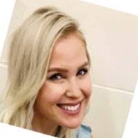 Amanda Mullaney's Instagram, Twitter & Facebook