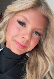 Caitlin Lloyd's Instagram, Twitter & Facebook