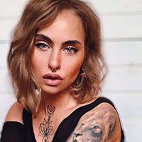 Celebrities That Wear Stradivarius