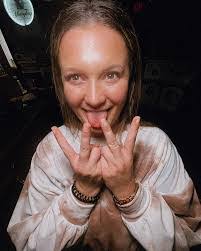 Elaina Murphy's Instagram, Twitter & Facebook