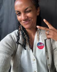 Merry Christmas and Happy Holidays from our family to yours!!! 🎁🎄❤️😍  Photo credit: @clindbergphoto