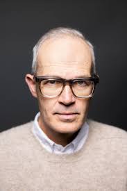 Zakk Düsseldorf: Markus Berges von den Erdmöbeln las aus "Irre Wolken"