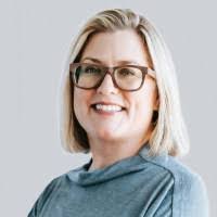 Caroline Nash's Instagram, Twitter & Facebook