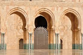 All'interno, una sala enorme e maestosa, grande circa 20 000 m² (lunga circa 200 m per circa 100 m di larghezza) e alta circa 60 m che ha la capacità massima di accogliere 25. Hassan Ii Moschee In Casablanca Stock Bild Colourbox