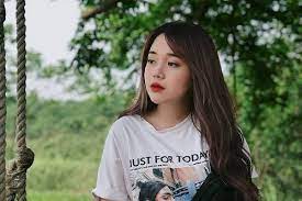 Tuy linh ngọc đàm không sở hữu cho mình chiều cao khiêm tốn nhưng gương mặt thanh tú, xinh đẹp đã giúp cô thành công hơn. Thong Tin Tiá»ƒu Sá»­ Linh Ngá»c Ä'am Nghá»‡ SÄ© Viá»‡t