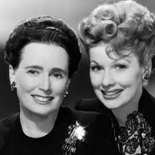 Lucy and her mom Dede's physical appearance and family relationships