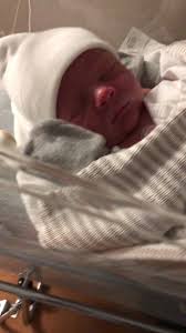 Merci à tout le personnel pour le beau travail d’équipe et de nous traiter  aux petits oignons pour l’arrivée de notre apprenti Émile Thibault né à  14h54, 8,5lbs, 21" et 1/16 fort🤣🛠, Maman faite ça ...