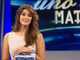 In precedenza antonella clerici aveva invece detto di no alla conduzione. Elisa Isoardi Da Miss Italia Al Si Puo Volare Anche Soli Passando Per La Prova Del Cuoco Corriere It