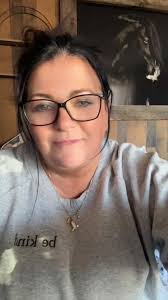 Carmel Joy Baird (@momsamedium)