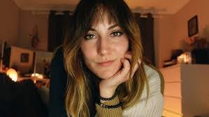 Angie Angus's Instagram, Twitter & Facebook