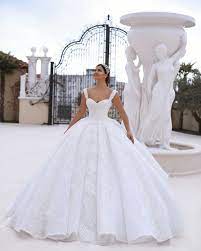Of new, sample and used wedding dresses and bridal party gowns. Pin Auf My Birthday