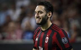 .arkadaşlarına bu hayalini şu sözlerle açıkladı: Hakan Calhanoglu Dan Galatasaray Mesaji