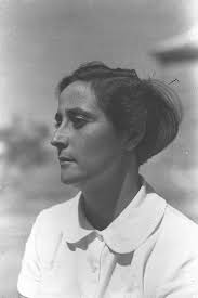 RIVKA OF KIBBUTZ MAABAROT. פורטרט של רבקה, חברת קיבוץ מעברות.D17-085