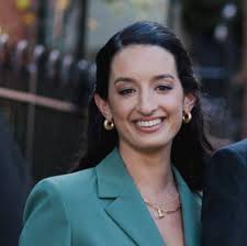 Ask An Assistant: Alyssa Hansen (Freeform) and Hannah Ascheim (Lionsgate)