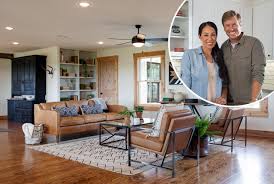 The table in the showroom looked great. 22 Living Rooms Every True Fixer Upper Fan Will Recognize