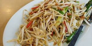 Kecambah/tauge (bean sprout) berasal dari biji tanaman kacang hijau yang diperoleh melalui proses perendaman. Resep Tauge Saus Tiram Daun Bawang Super Simpel Holiday