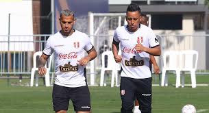 Douglas luiz recebe de firmino pelo lado esquerdo do ataque e faz passe na direção de neymar, mas a defesa do peru afasta o perigo 40 minutos: Peru Vs Brasil Con Christian Cueva El Posible Once De La Seleccion Peruana Para El Debut En Copa America