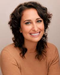 Cara May's Instagram, Twitter & Facebook